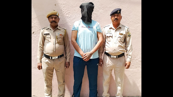 https://salarnews.in/public/uploads/images/newsimages/maannewsimage01052025_172408_arrst.png