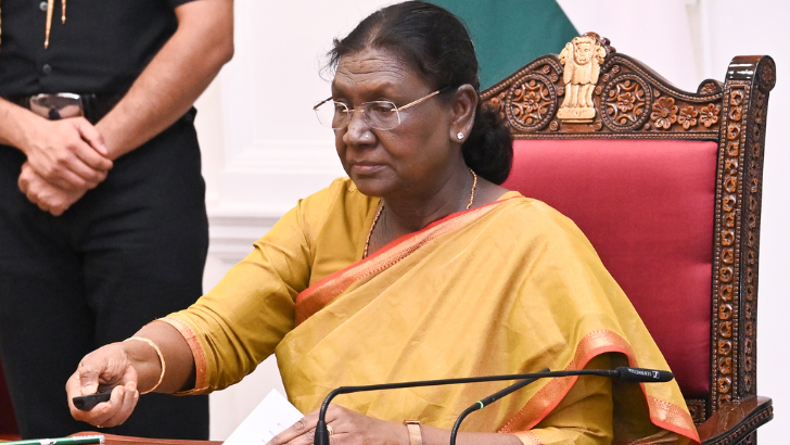 https://salarnews.in/public/uploads/images/newsimages/maannewsimage01082026_162350_Murmu.png