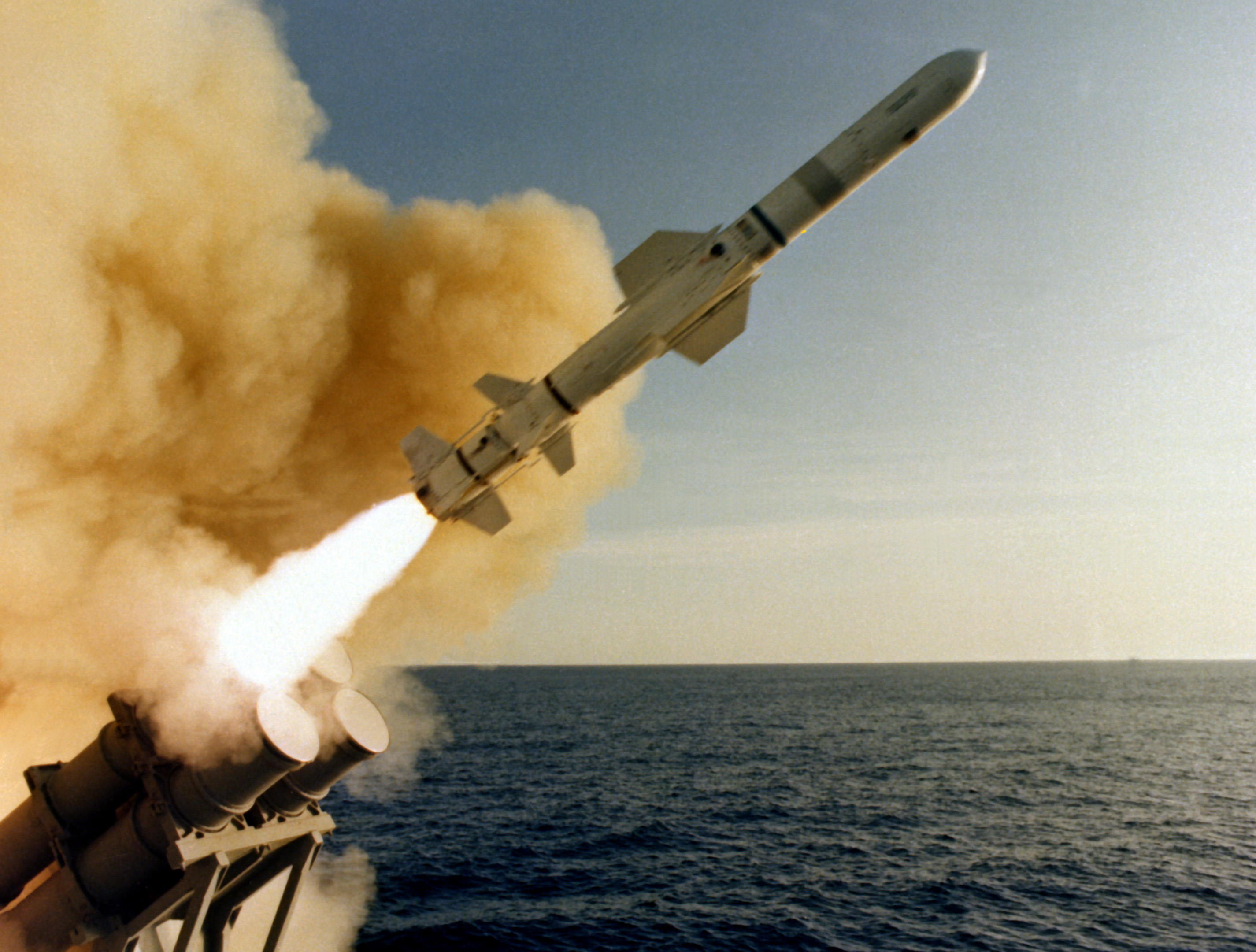 https://salarnews.in/public/uploads/images/newsimages/maannewsimage02022025_190008_AGM-84_Harpoon_launched_from_USS_Leahy_(CG-16).jpg