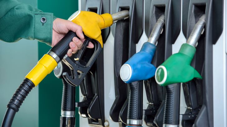 https://salarnews.in/public/uploads/images/newsimages/maannewsimage02082026_180118_petrol.jpg