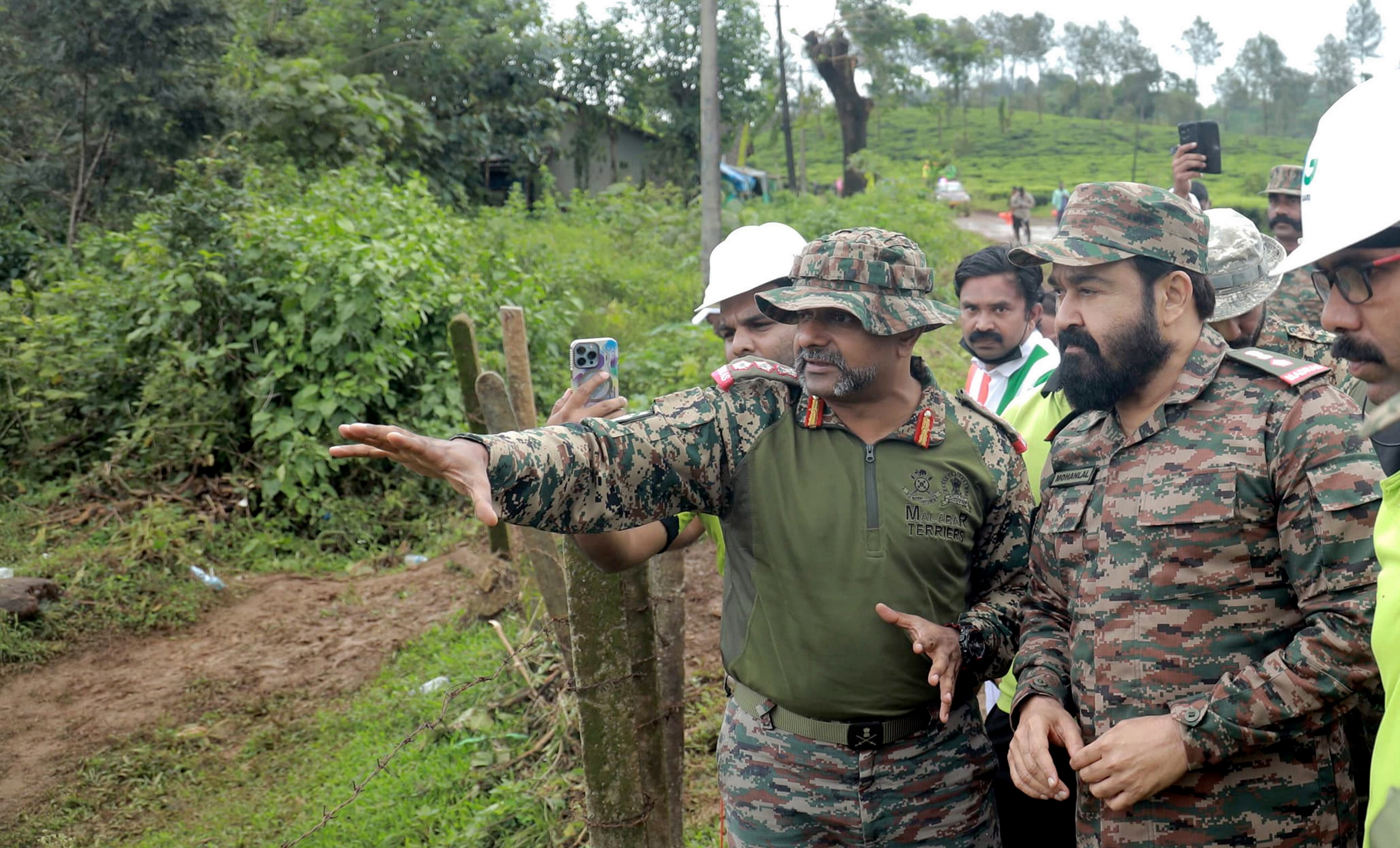 https://salarnews.in/public/uploads/images/newsimages/maannewsimage03082024_161734_wayanad_landslide_mohanlal2.jpg