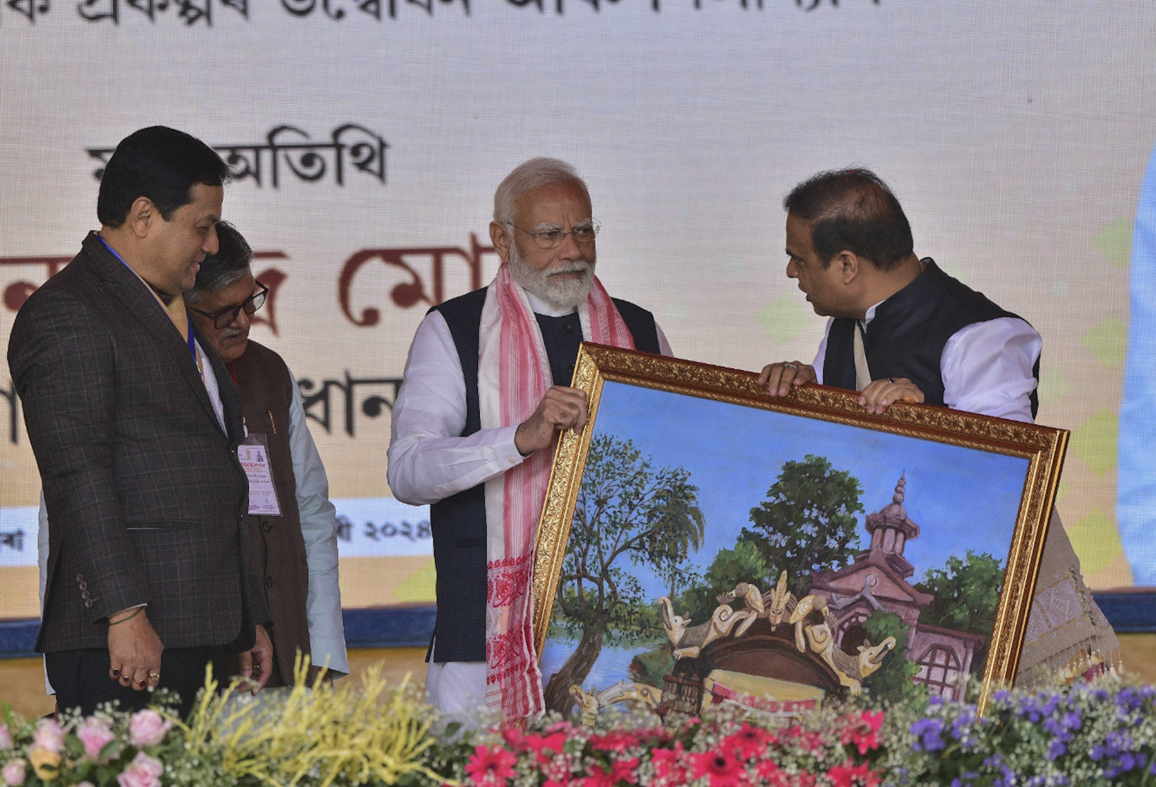 https://salarnews.in/public/uploads/images/newsimages/maannewsimage04022024_143155_modi_assam.jpg