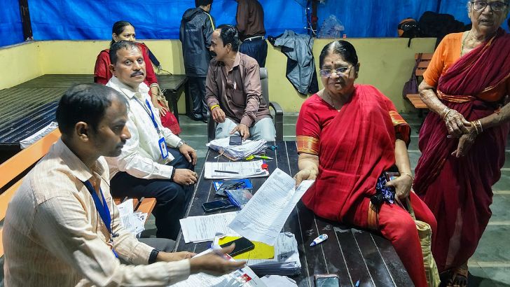 https://salarnews.in/public/uploads/images/newsimages/maannewsimage04082026_222748_SIR.jpg