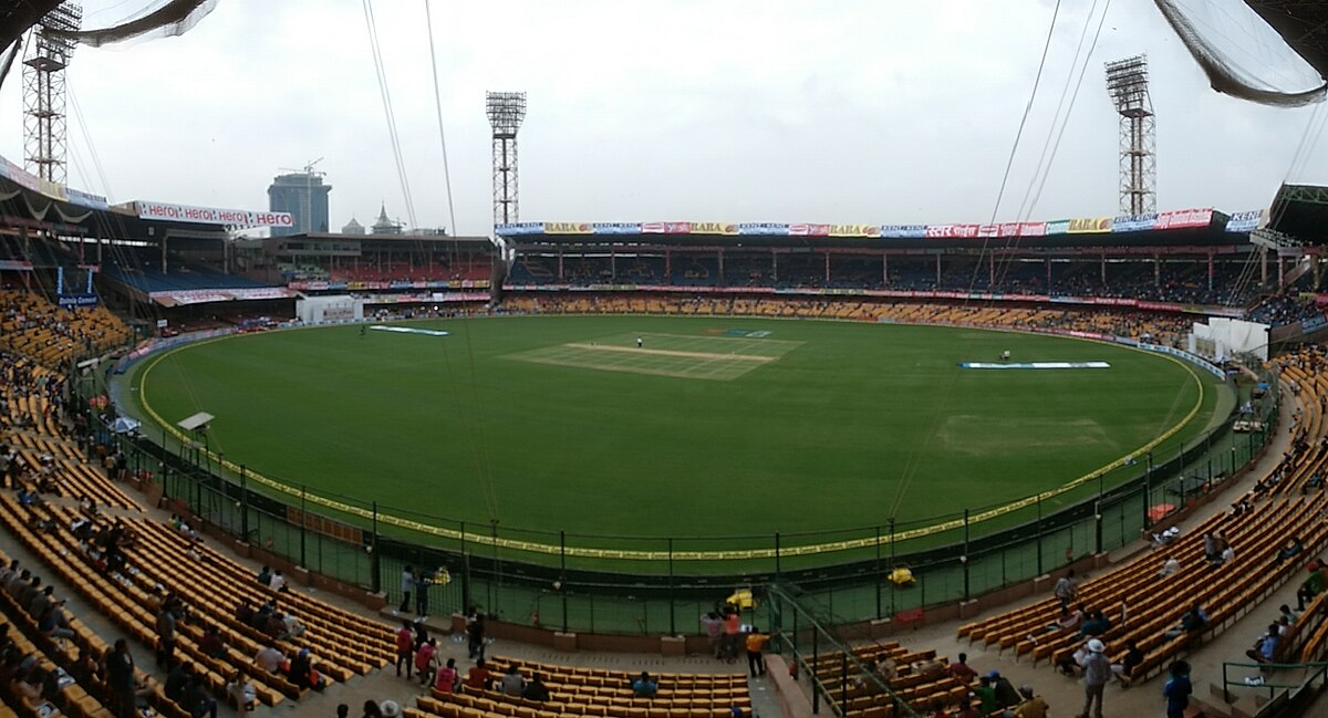 https://salarnews.in/public/uploads/images/newsimages/maannewsimage05042024_211726_Chinnaswamy_Stadium.jpg