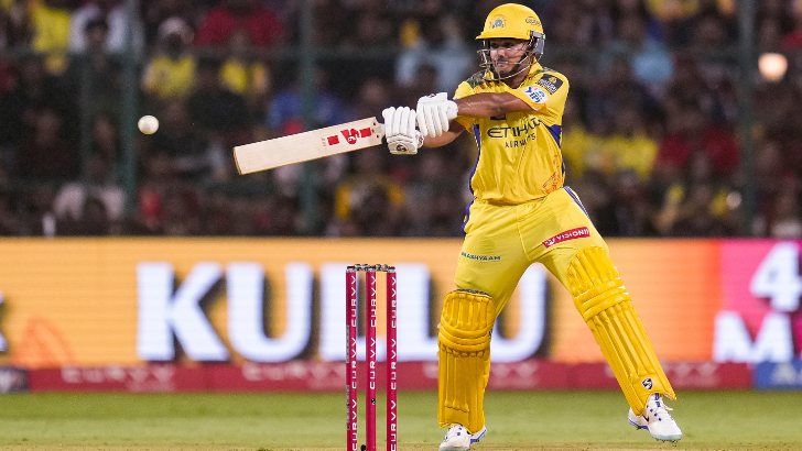 https://salarnews.in/public/uploads/images/newsimages/maannewsimage06052025_150201_dhoni.png