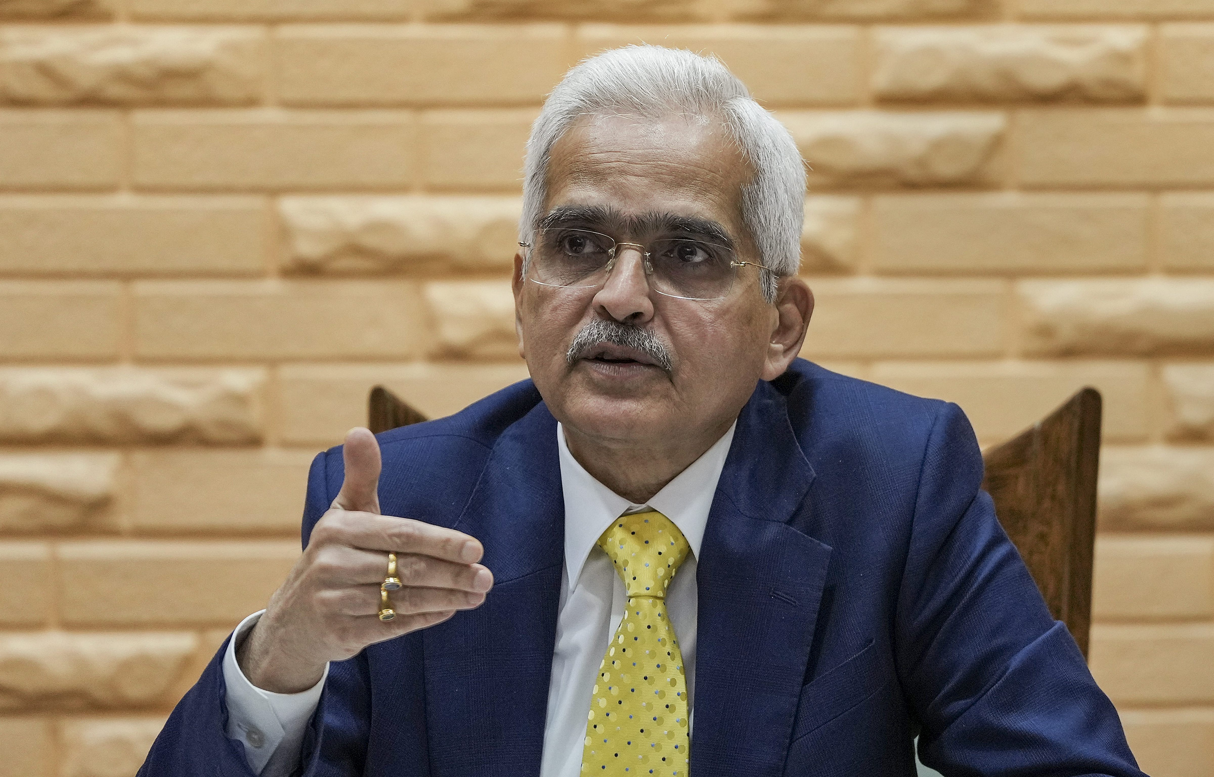 https://salarnews.in/public/uploads/images/newsimages/maannewsimage06122024_161620_shaktikanta-das.jpg