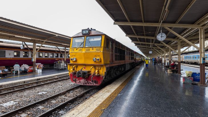 https://salarnews.in/public/uploads/images/newsimages/maannewsimage07082026_222459_railways.jpg