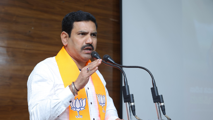 https://salarnews.in/public/uploads/images/newsimages/maannewsimage07102025_222028_Vijayendra.png