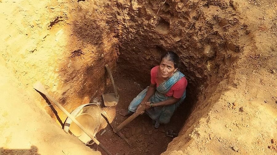 https://salarnews.in/public/uploads/images/newsimages/maannewsimage08022024_170412_well_digging.jpg