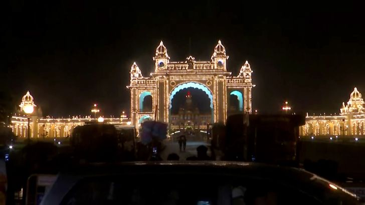 https://salarnews.in/public/uploads/images/newsimages/maannewsimage08102026_211943_Dasara.jpg
