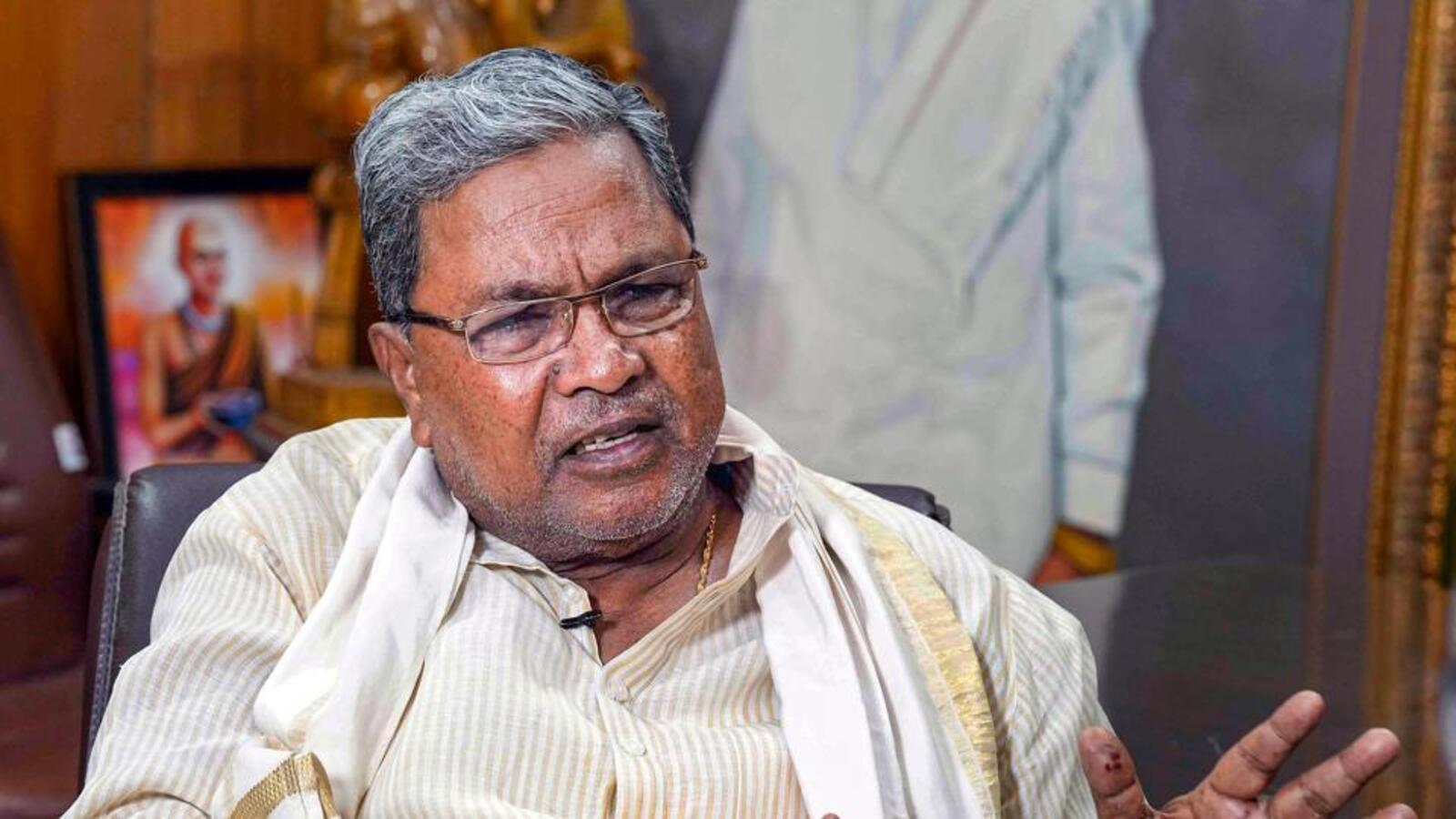 https://salarnews.in/public/uploads/images/newsimages/maannewsimage08122025_152409_Congress-leader-Siddaramaiah---PTI-_1682880953190.webp