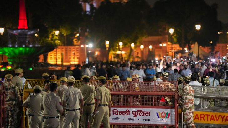 https://salarnews.in/public/uploads/images/newsimages/maannewsimage09102026_222145_delhi.jpg