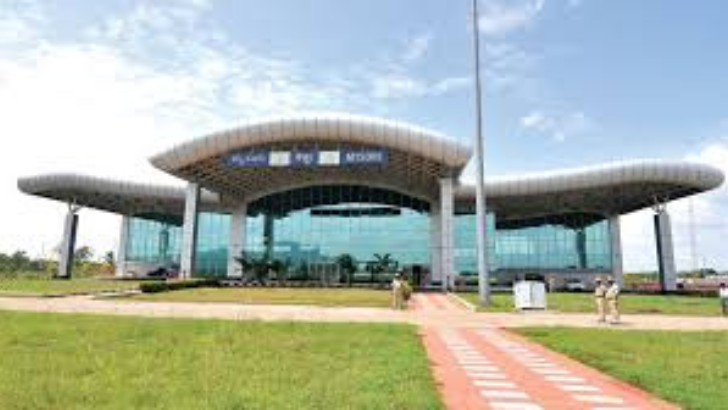 https://salarnews.in/public/uploads/images/newsimages/maannewsimage11062025_231505_airport1.png
