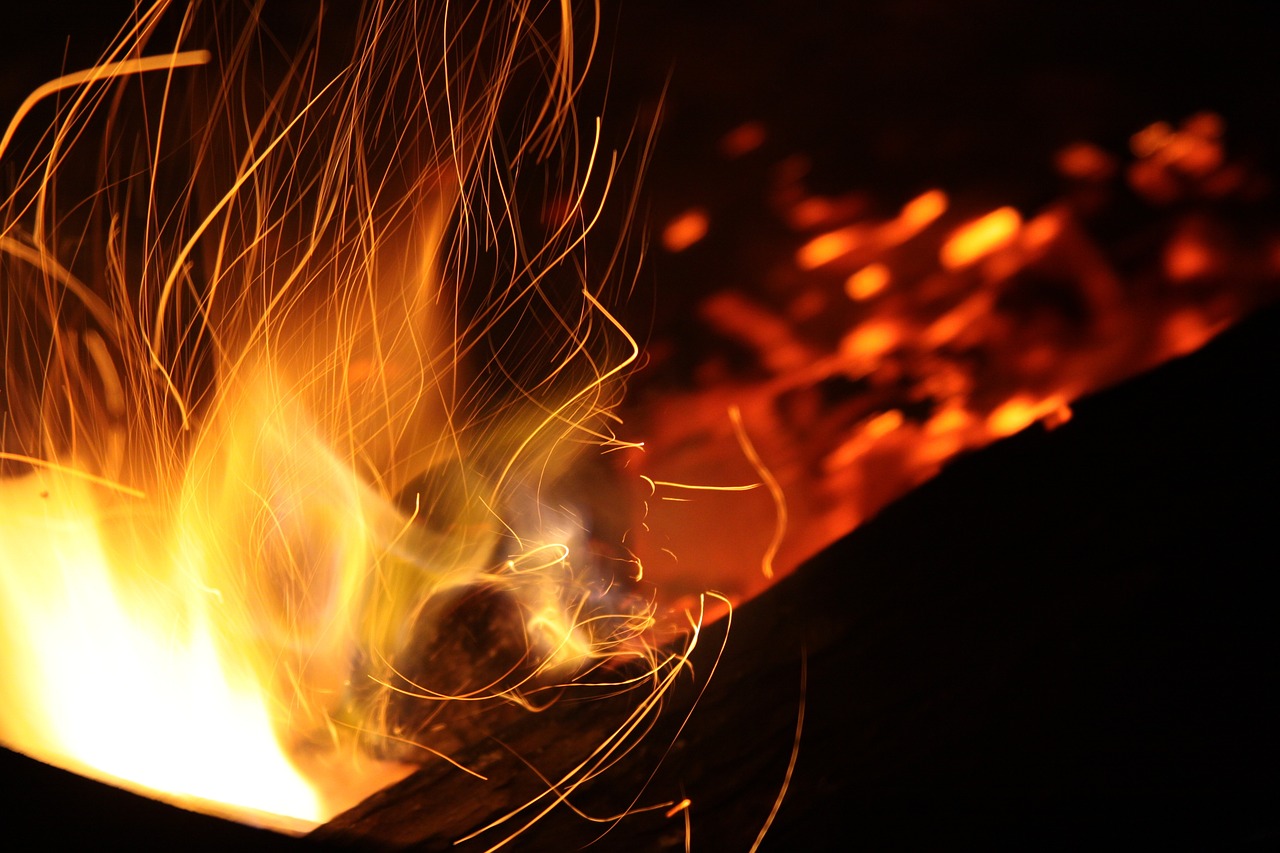 https://salarnews.in/public/uploads/images/newsimages/maannewsimage12052025_214424_abstract-1868624_1280.jpg