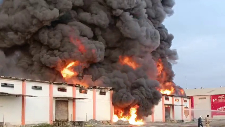 https://salarnews.in/public/uploads/images/newsimages/maannewsimage13052025_212909_fire.png