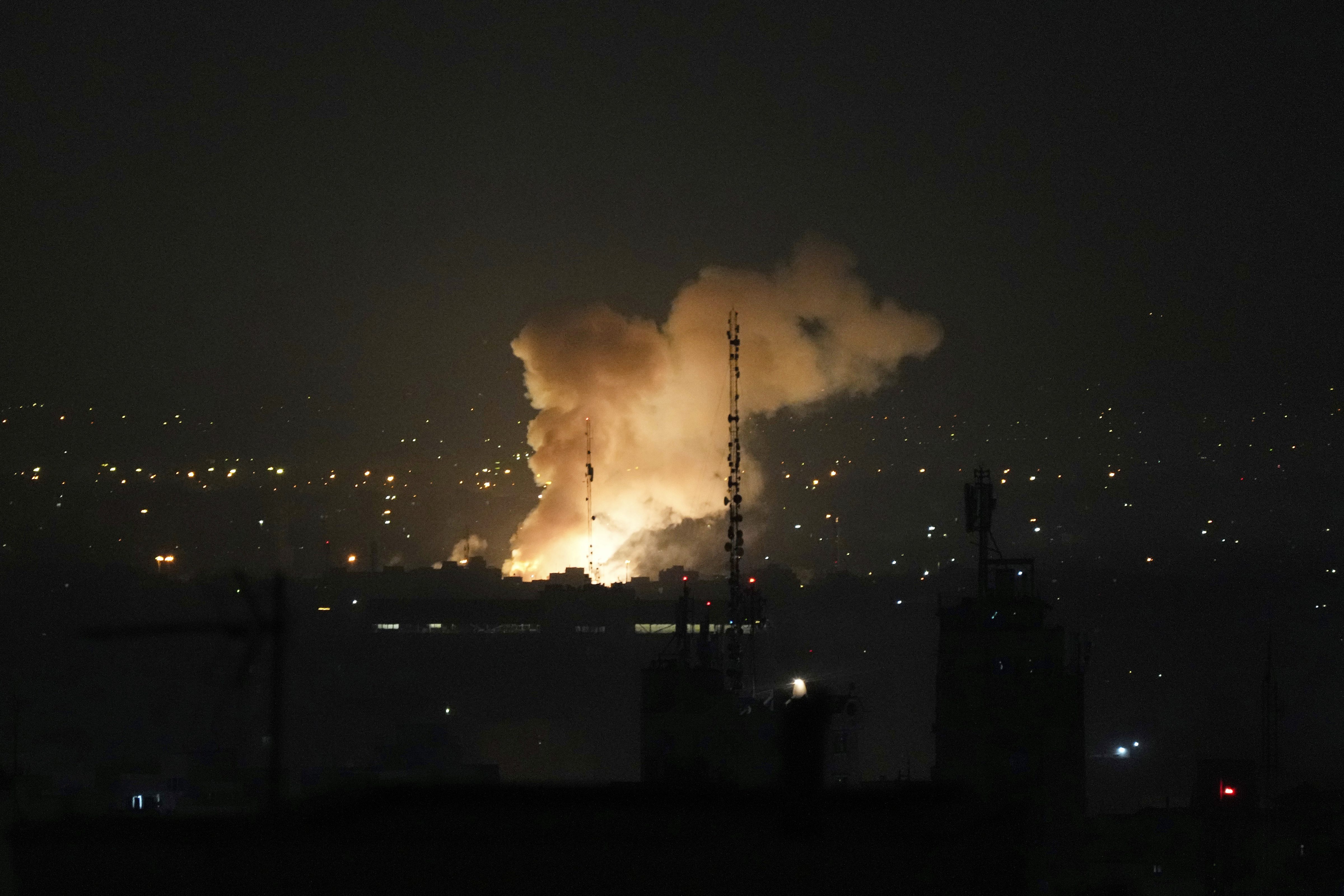 https://salarnews.in/public/uploads/images/newsimages/maannewsimage13062025_114024_AP06_13_2025_000022B.jpg