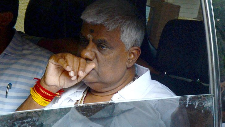 https://salarnews.in/public/uploads/images/newsimages/maannewsimage13072026_160207_Revanna.jpg