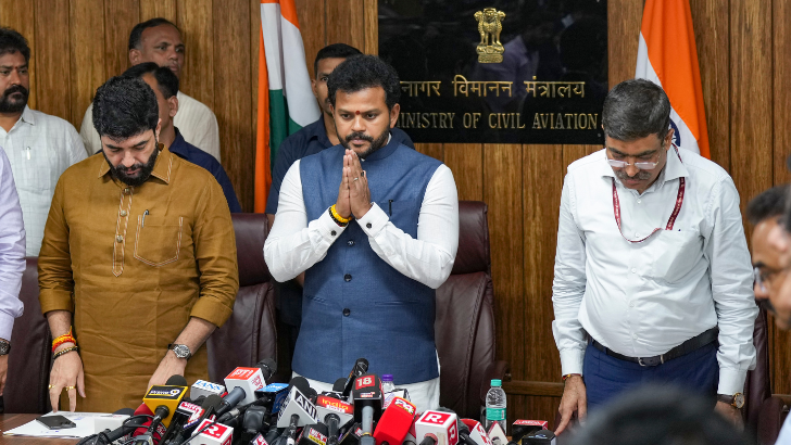 https://salarnews.in/public/uploads/images/newsimages/maannewsimage14062025_173656_Naidu.png