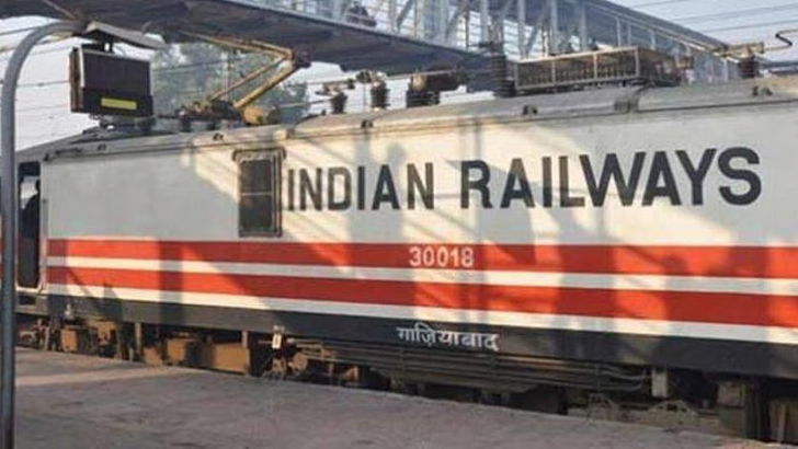 https://salarnews.in/public/uploads/images/newsimages/maannewsimage14092025_023529_Railways.png