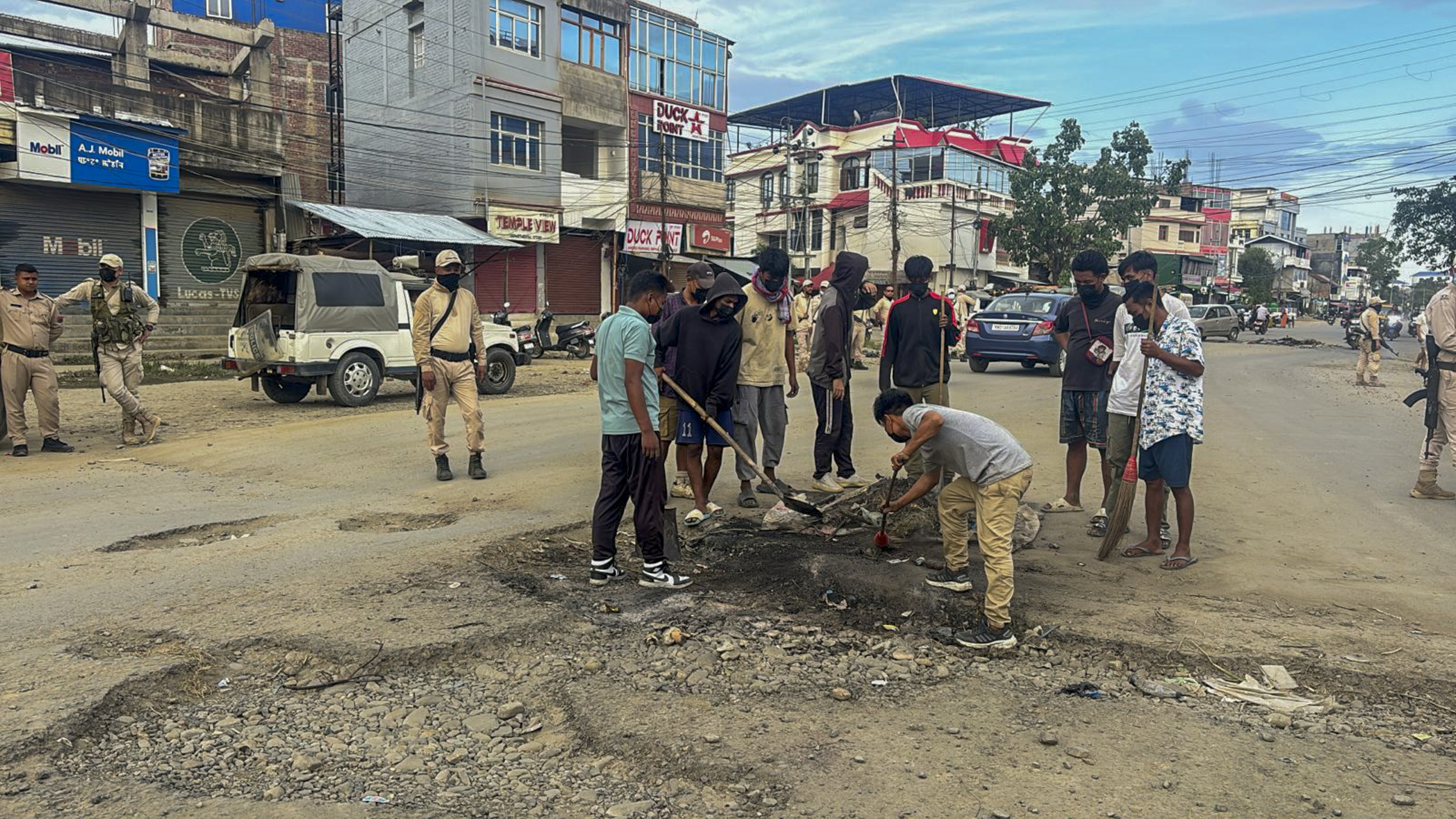 https://salarnews.in/public/uploads/images/newsimages/maannewsimage15062025_121553_PTI06_11_2025_000159B.jpg