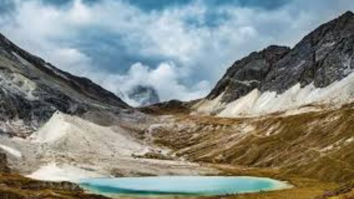 https://salarnews.in/public/uploads/images/newsimages/maannewsimage15062025_214810_mansarovar.png