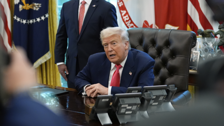 https://salarnews.in/public/uploads/images/newsimages/maannewsimage15082025_161357_trump.png