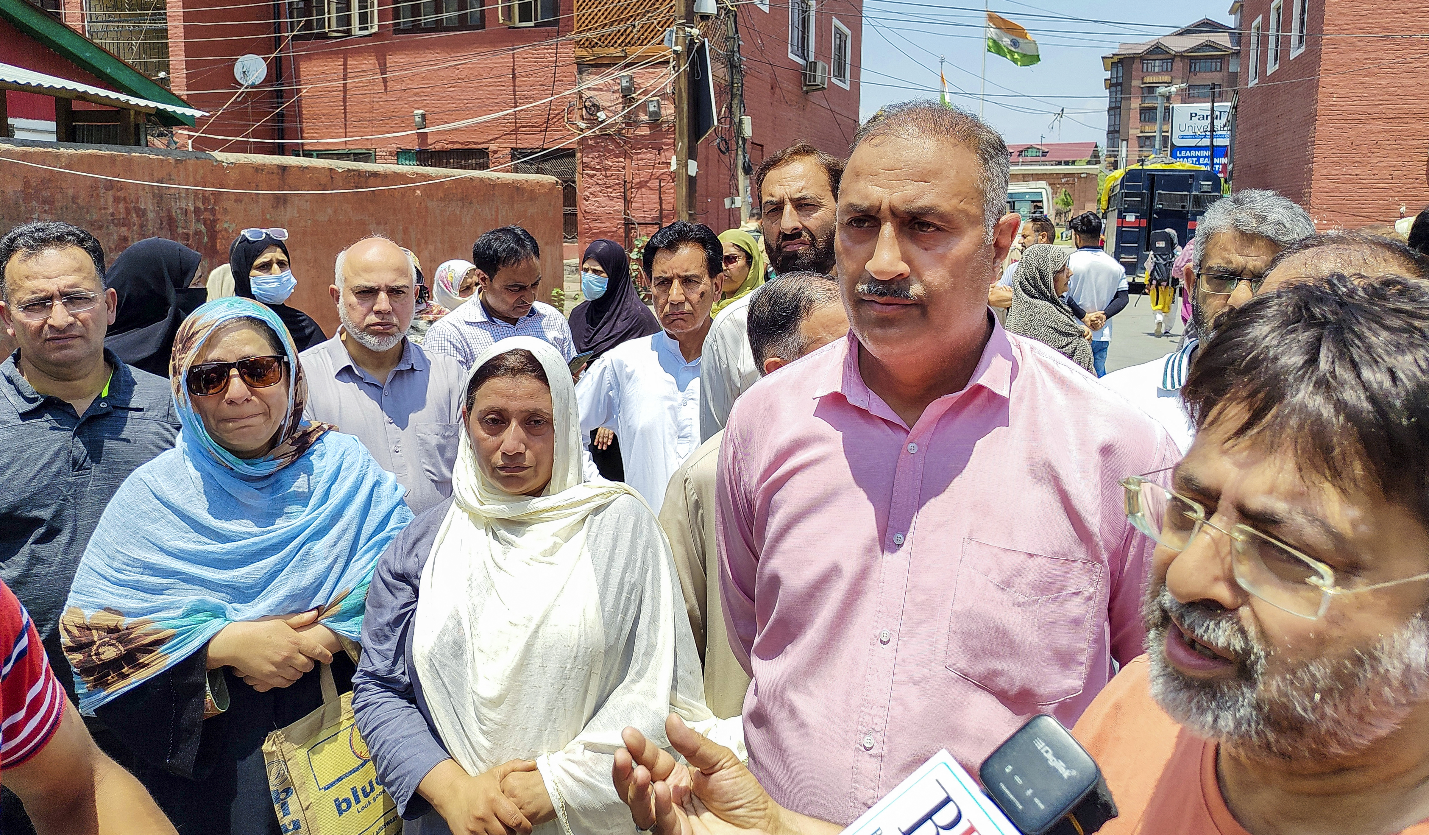 https://salarnews.in/public/uploads/images/newsimages/maannewsimage17062025_115733_PTI06_15_2025_000192B.jpg