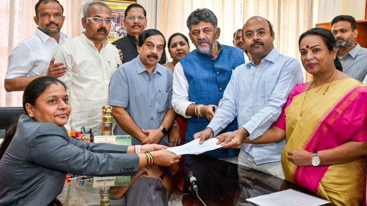 https://salarnews.in/public/uploads/images/newsimages/maannewsimage17082026_204600_Umashree.jpg