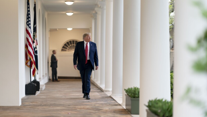 https://salarnews.in/public/uploads/images/newsimages/maannewsimage18052025_155608_trump.png