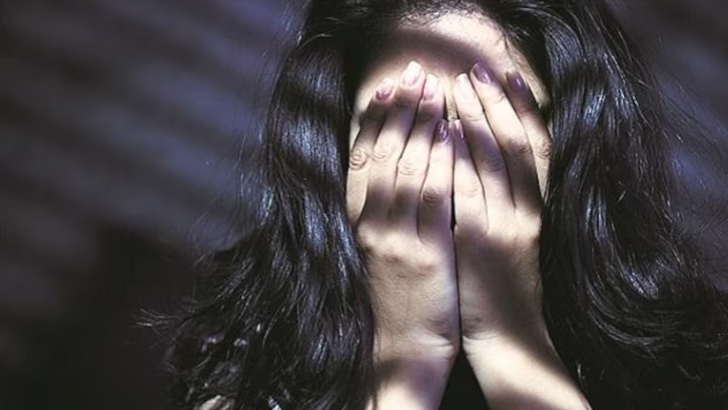 https://salarnews.in/public/uploads/images/newsimages/maannewsimage18062025_201103_suicide.png