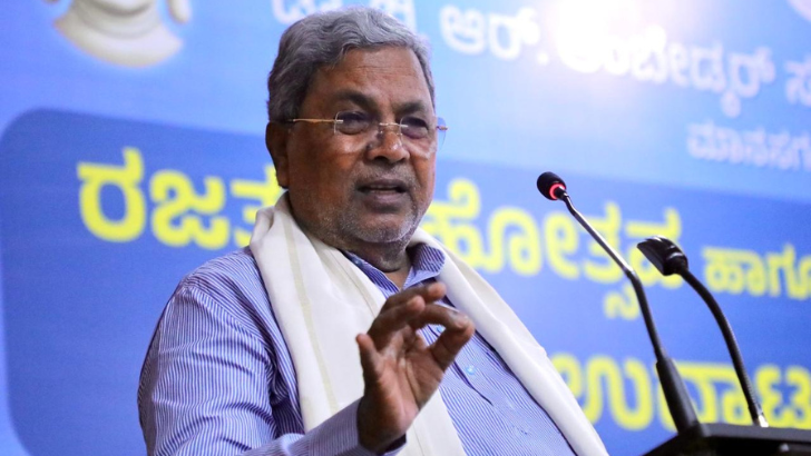 https://salarnews.in/public/uploads/images/newsimages/maannewsimage18102025_230956_Sanatanis.png