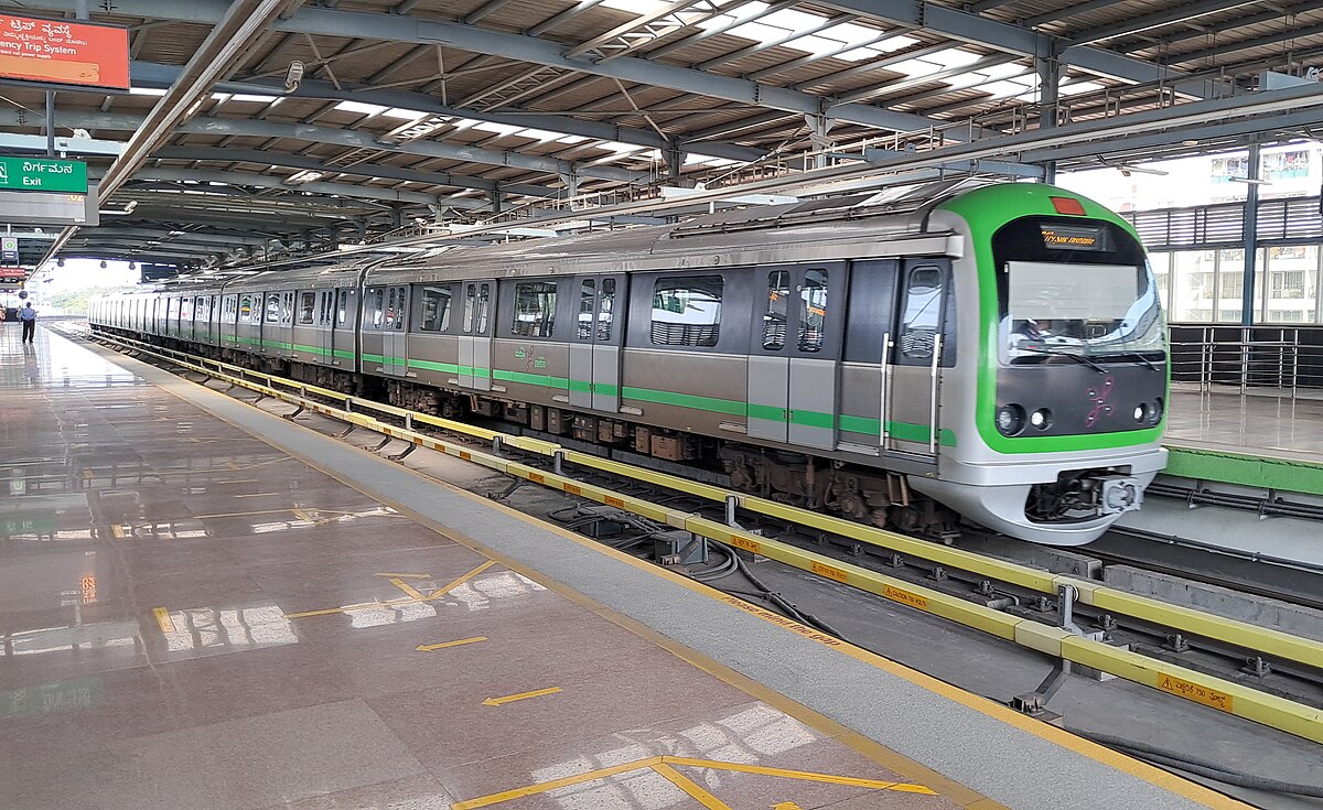 https://salarnews.in/public/uploads/images/newsimages/maannewsimage19012025_191928_Green_Line_Namma_Metro_trainset.jpg