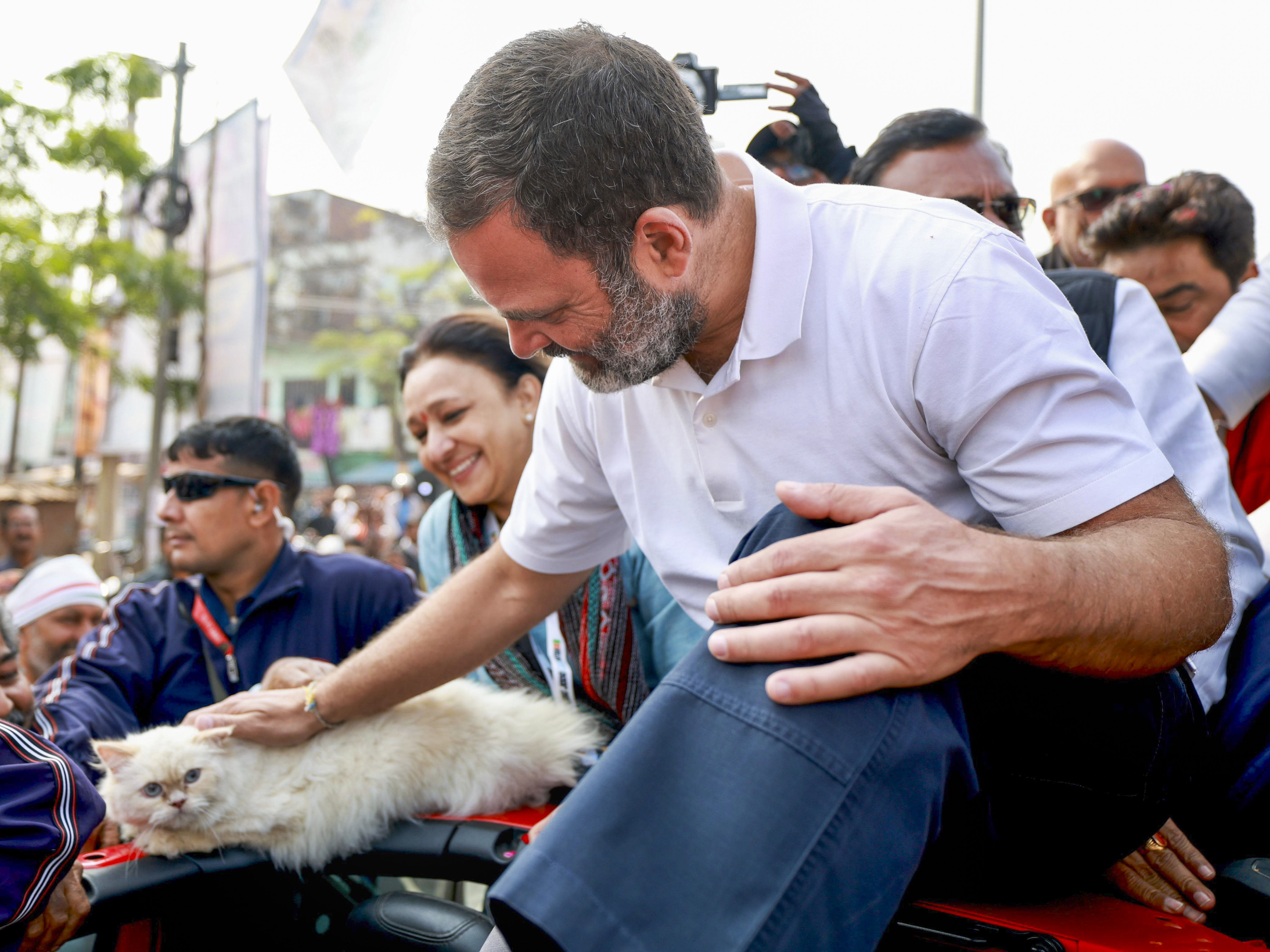 https://salarnews.in/public/uploads/images/newsimages/maannewsimage19022024_144019_rahul_gandhi1.jpg