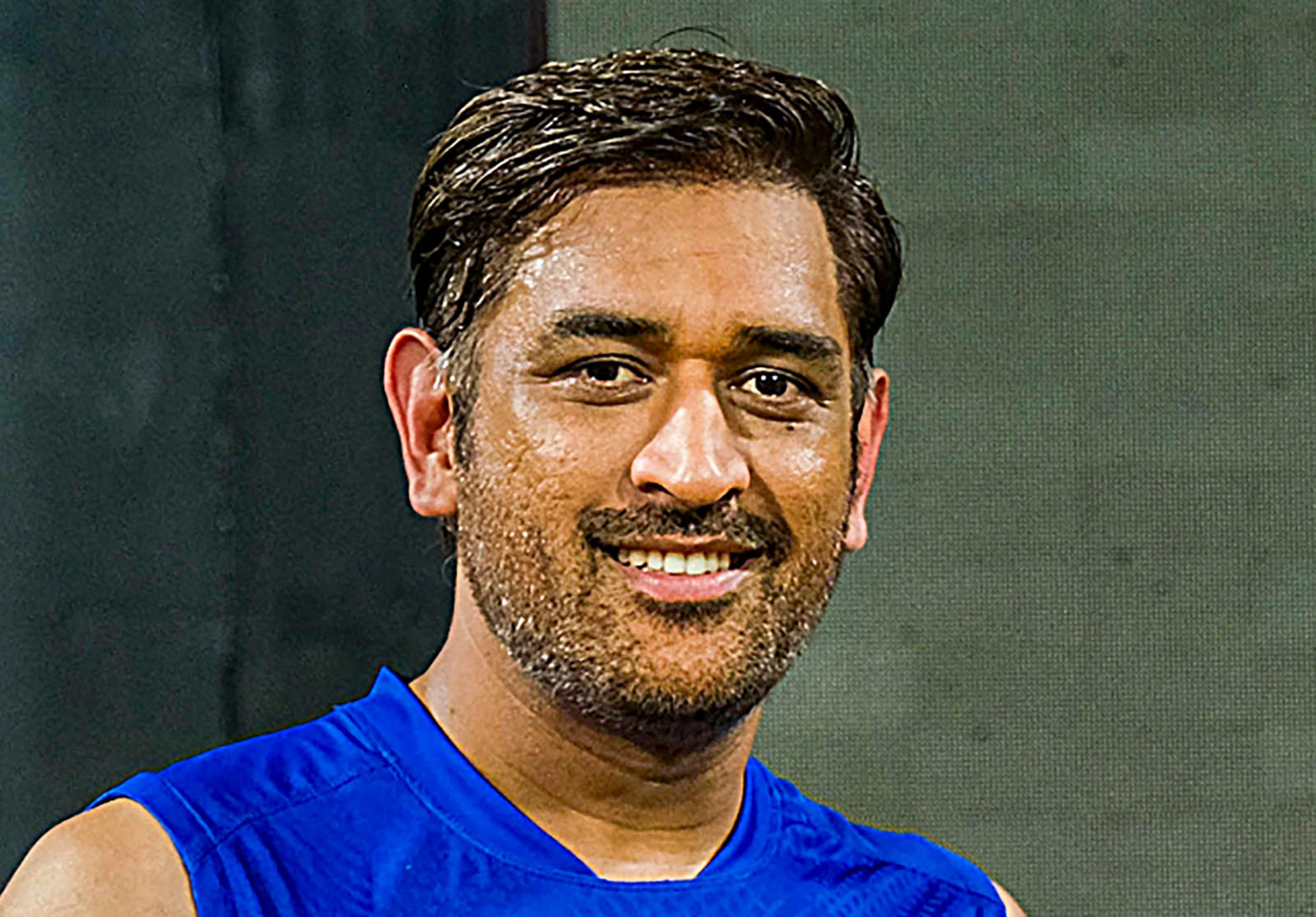 https://salarnews.in/public/uploads/images/newsimages/maannewsimage21032024_180916_dhoni.jpg