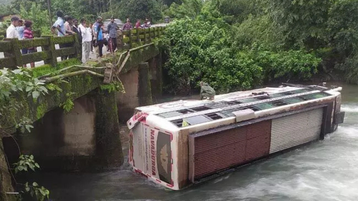 https://salarnews.in/public/uploads/images/newsimages/maannewsimage21072025_204420_bus.png