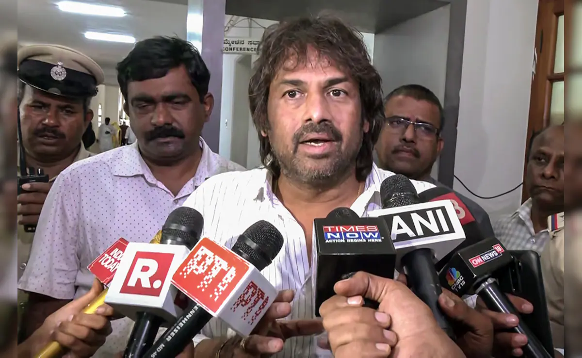 https://salarnews.in/public/uploads/images/newsimages/maannewsimage23052026_221450_o8p3c3o8_madhu-bangarappa_120x90_29_December_23.webp