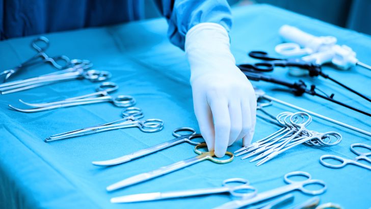 https://salarnews.in/public/uploads/images/newsimages/maannewsimage23062026_224911_Surgery.jpg
