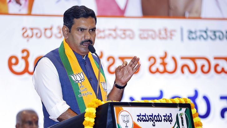 https://salarnews.in/public/uploads/images/newsimages/maannewsimage24092026_212815_Vijayendra.jpg