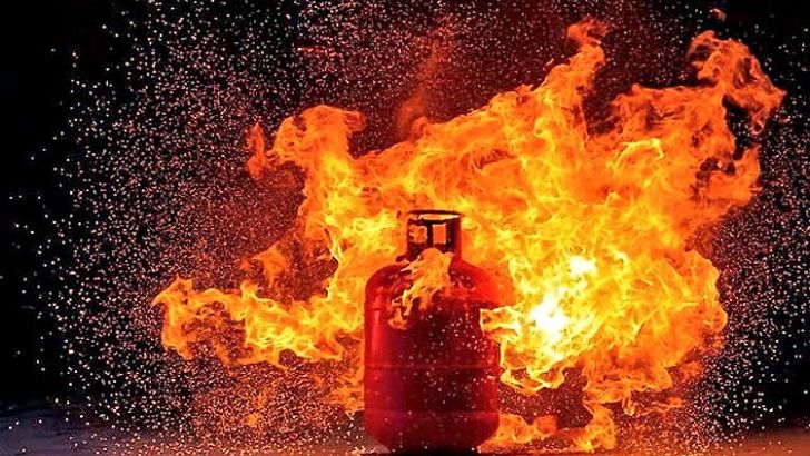 https://salarnews.in/public/uploads/images/newsimages/maannewsimage24102026_213727_gas.jpg