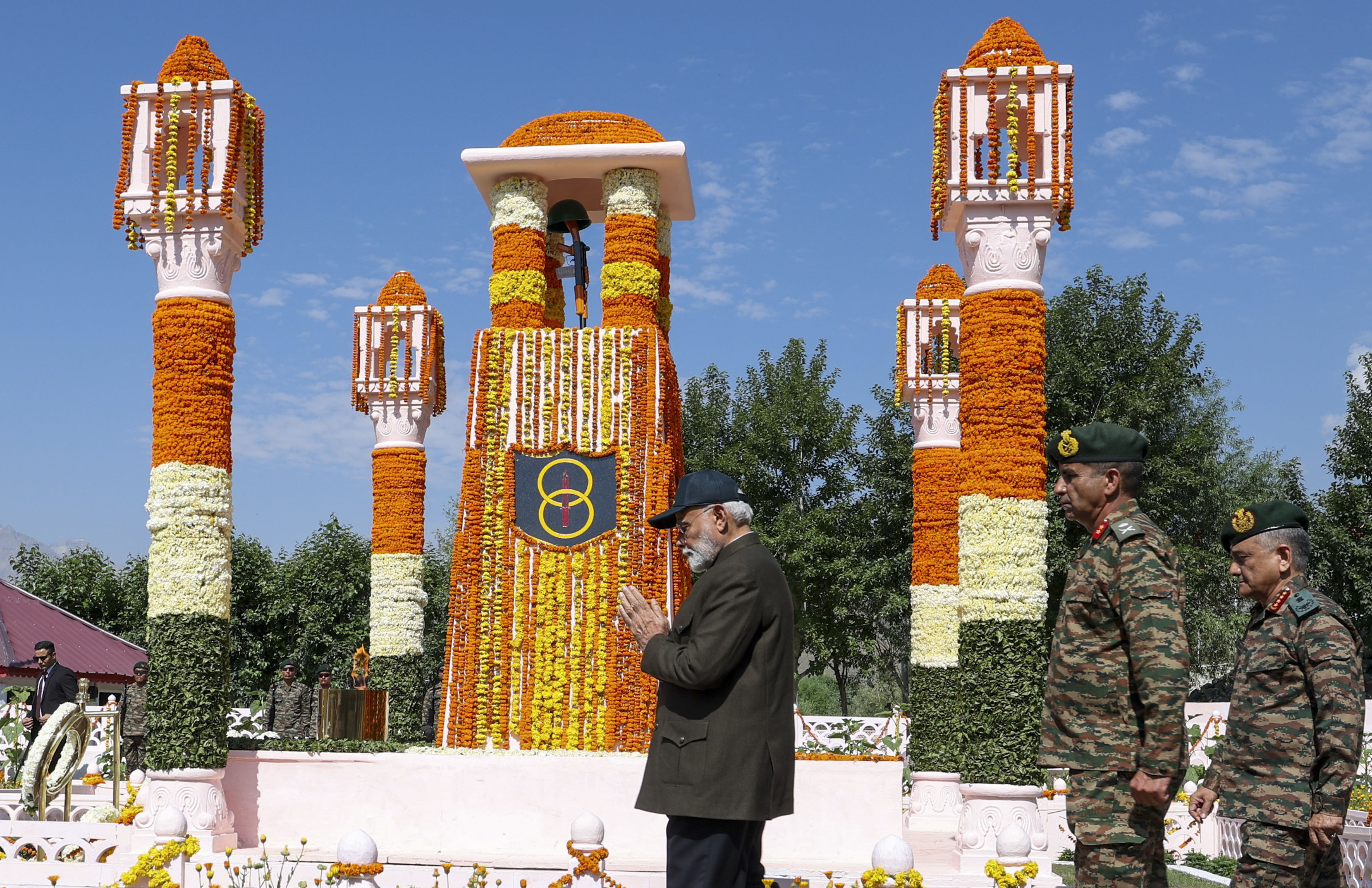 https://salarnews.in/public/uploads/images/newsimages/maannewsimage26072024_150244_pm_kargil1.jpg