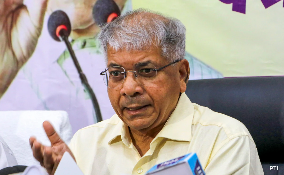 https://salarnews.in/public/uploads/images/newsimages/maannewsimage27032024_152202_prakash-ambedkar_625x300_07_February_24.webp