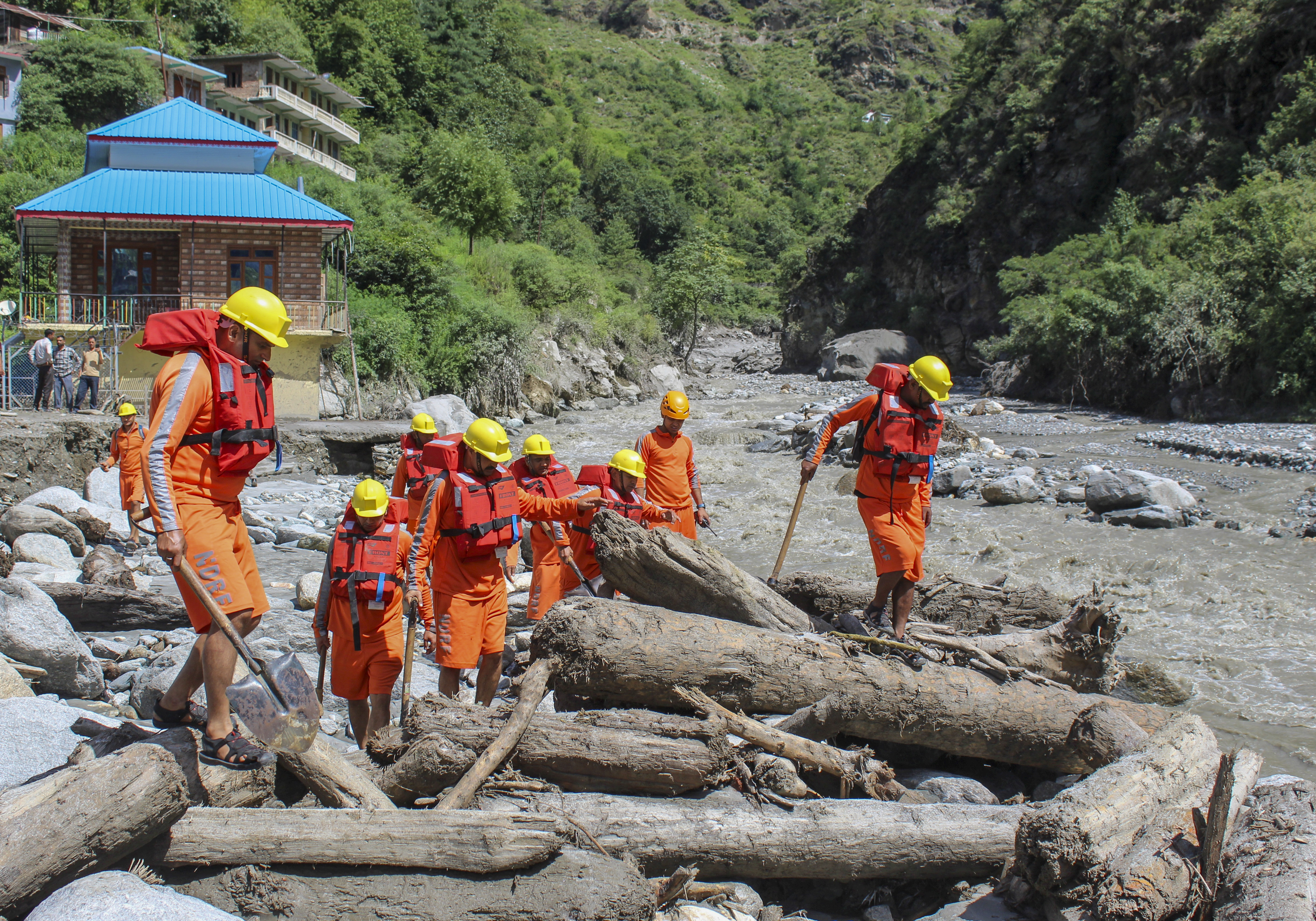 https://salarnews.in/public/uploads/images/newsimages/maannewsimage27062025_200145_PTI06_26_2025_000124B.jpg