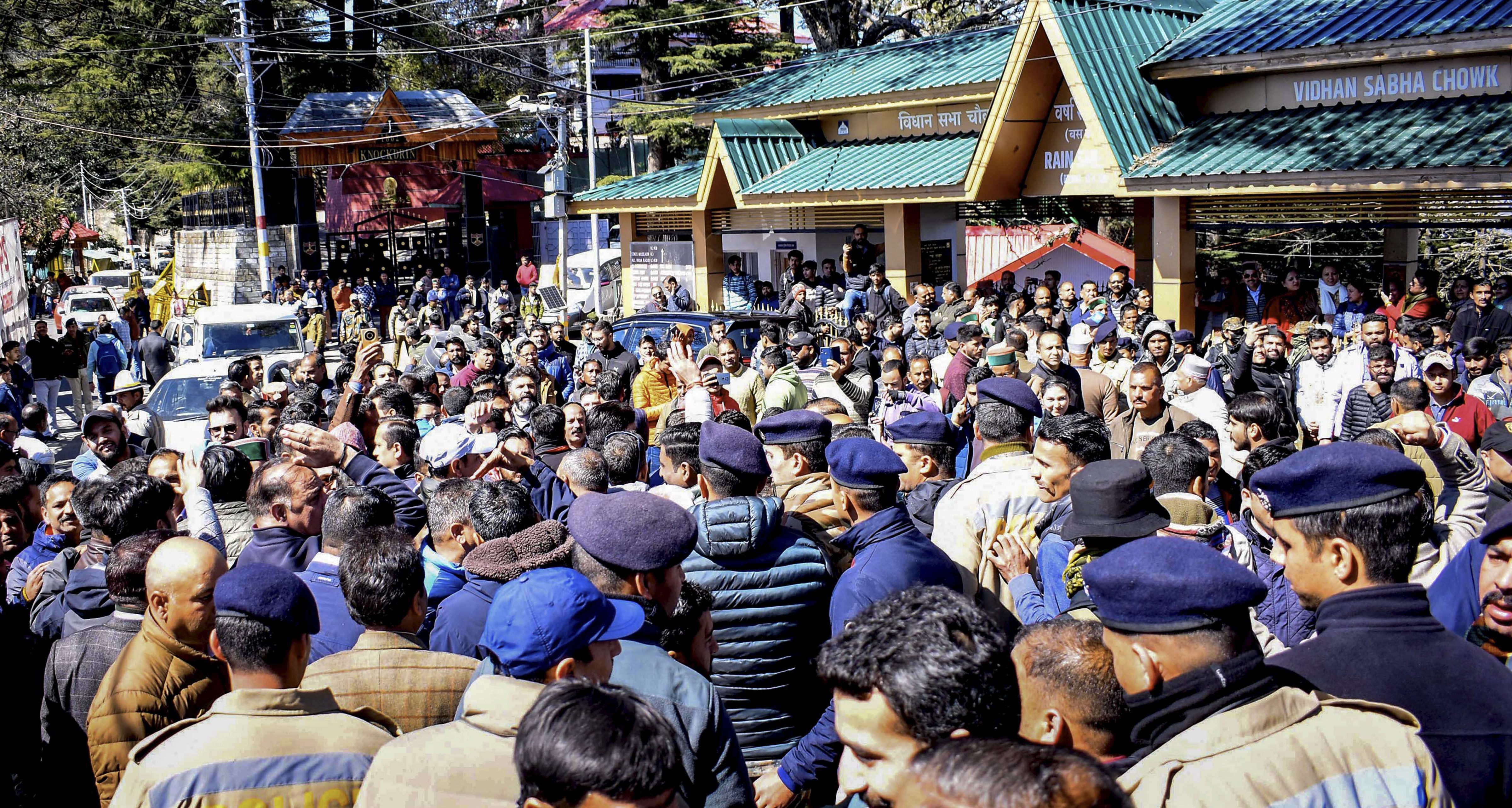 https://salarnews.in/public/uploads/images/newsimages/maannewsimage28022024_151247_himachalassembly1.jpg