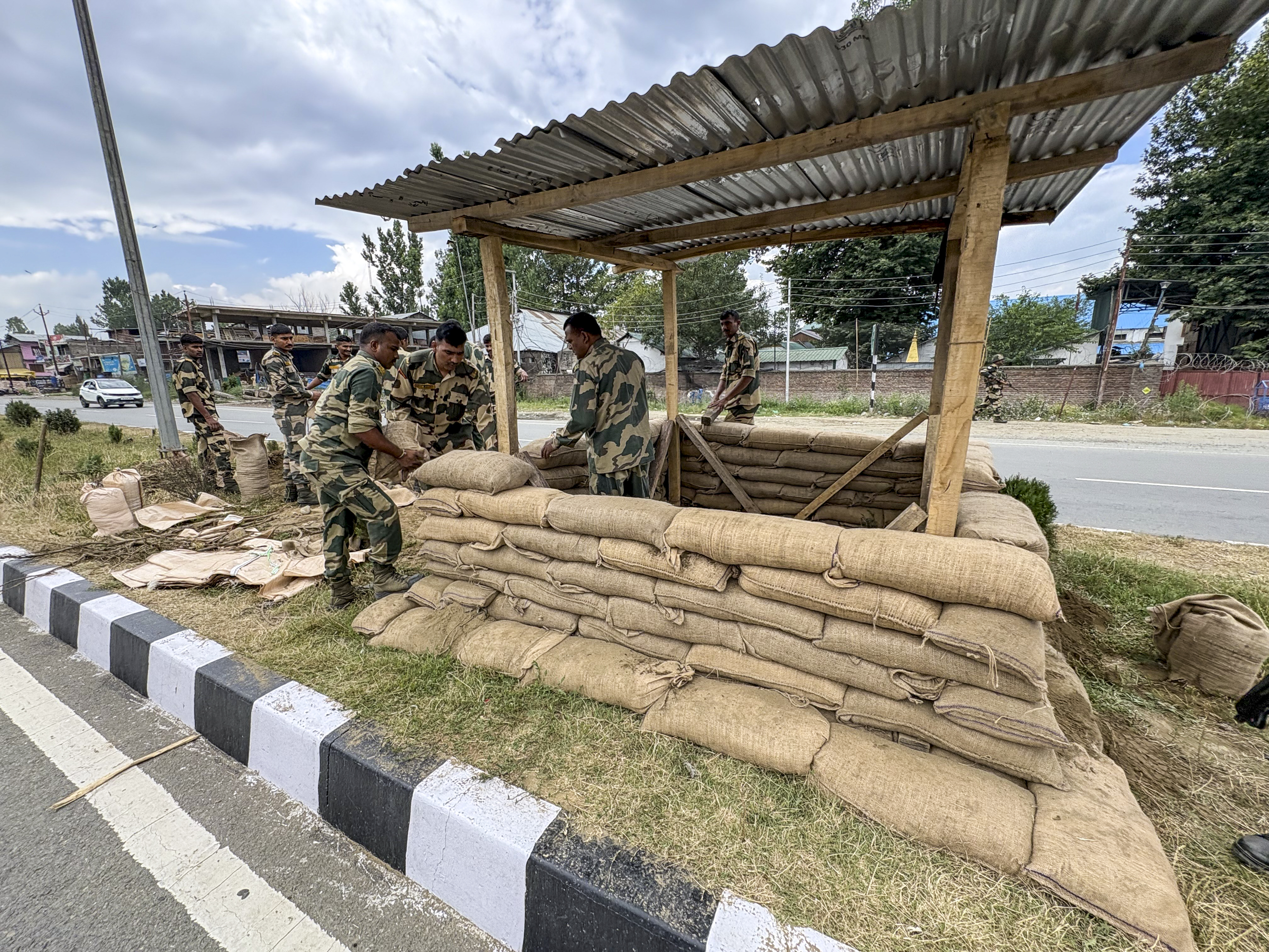 https://salarnews.in/public/uploads/images/newsimages/maannewsimage28062025_160419_PTI06_27_2025_000046A.jpg