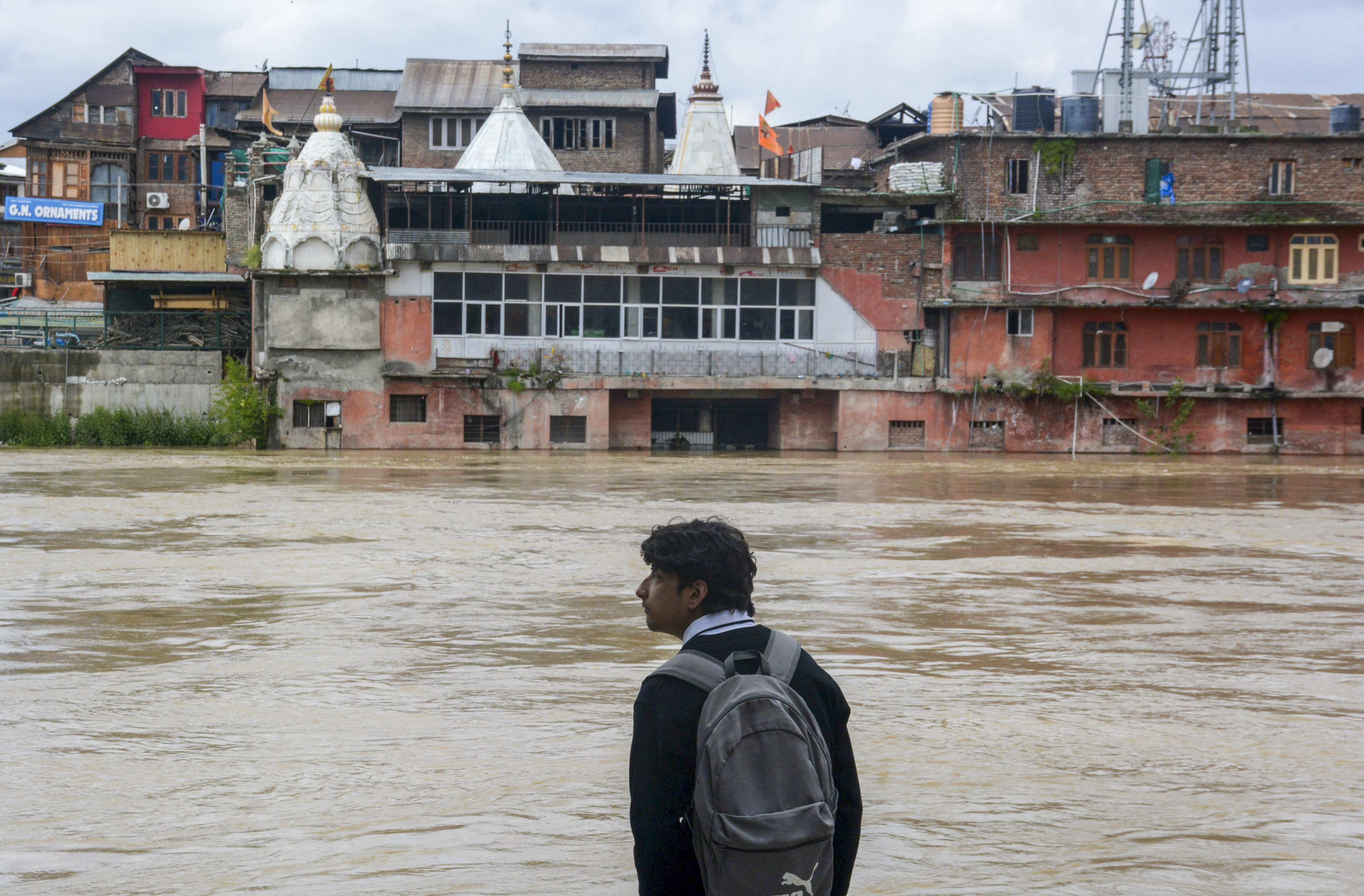 https://salarnews.in/public/uploads/images/newsimages/maannewsimage30042024_155306_floods1.jpg