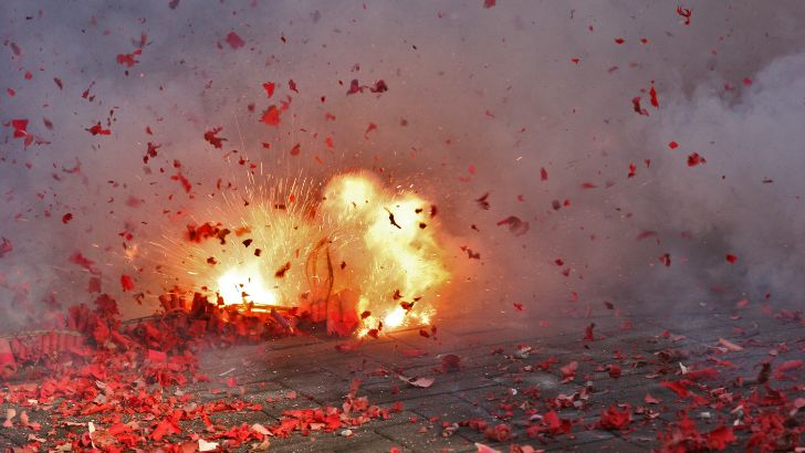 https://salarnews.in/public/uploads/images/newsimages/maannewsimage30102026_215131_Firecrackers.jpg