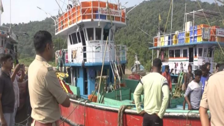https://salarnews.in/public/uploads/images/newsimages/maannewsimage31102026_223018_boat.jpg